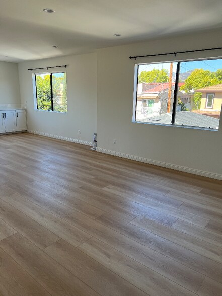 Primary Photo - 419 S Verdugo Rd