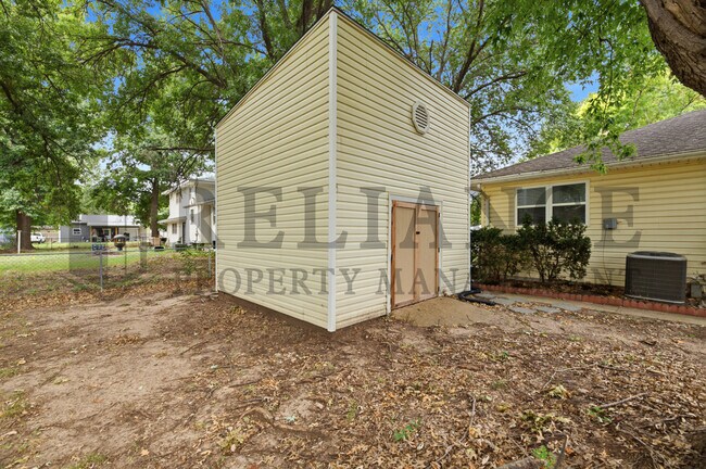 Building Photo - 428 Peach Tree Ln