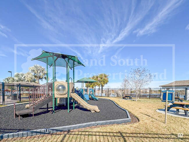 Building Photo - 6720 Great Bear Dr