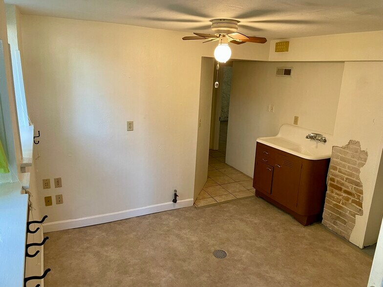 Building Photo - 1326 Vilas Ave