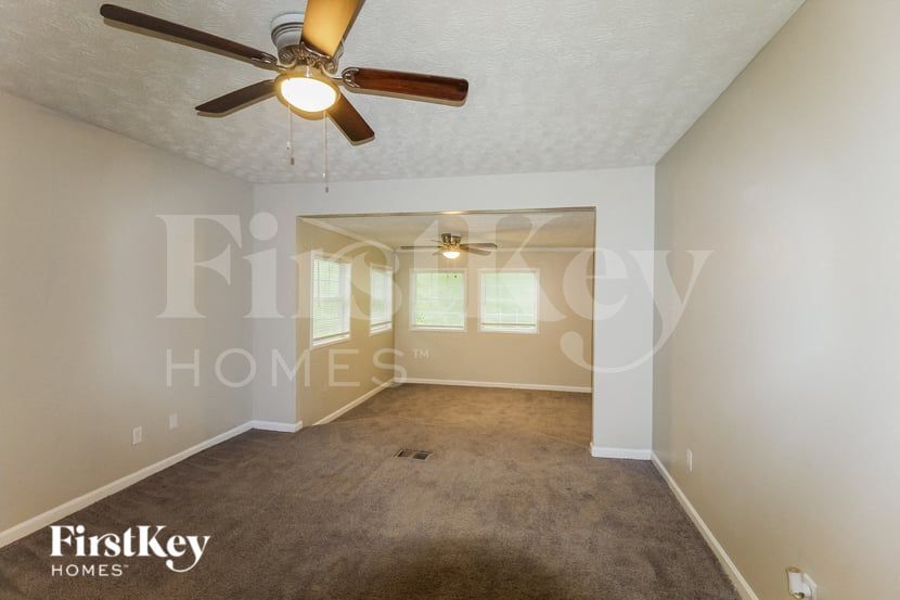 Building Photo - 732 Harness Ct