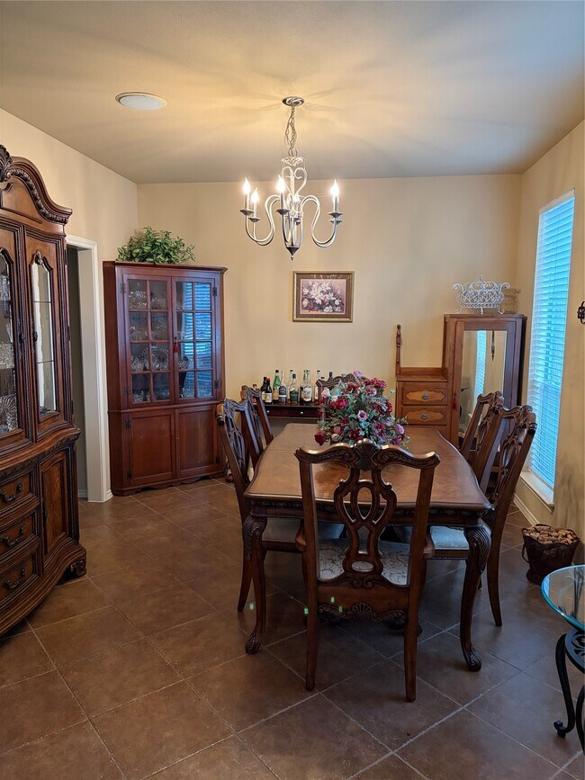 Building Photo - 2515 Silverton Bend
