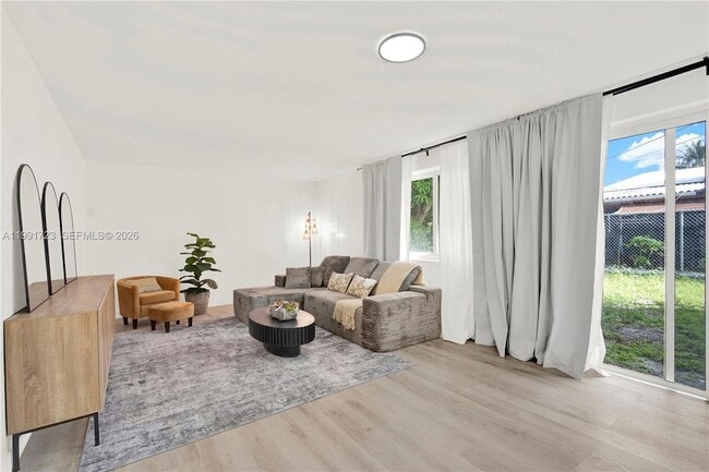 Building Photo - 51 NE 56th Ct