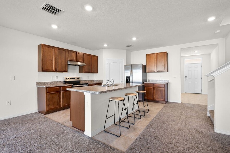 Building Photo - 2024 Griffin Oaks Way