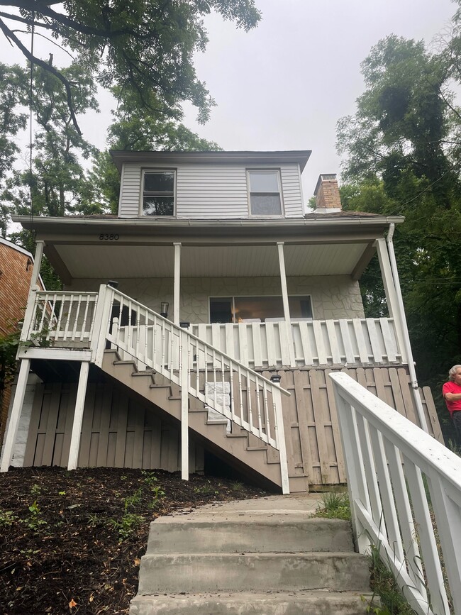 Primary Photo - 8380 Vidette St