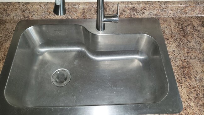 Building Photo - 3 bedroom Rental