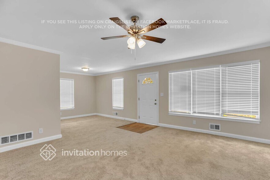 Building Photo - 3043 Chico Dr
