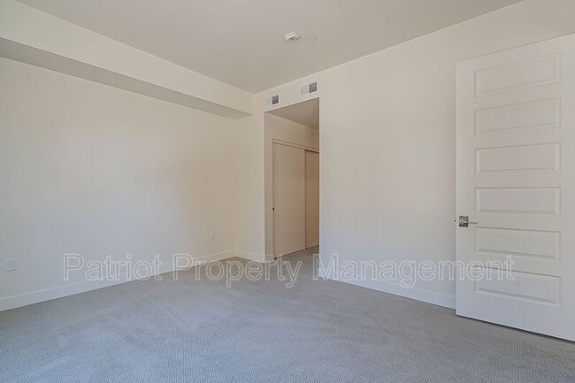 Building Photo - 7300 E Earll Dr