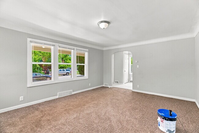 Building Photo - 11867 Elmdale St