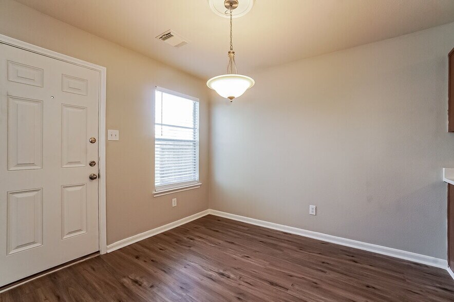 Building Photo - 11410 Sugar Bowl Dr