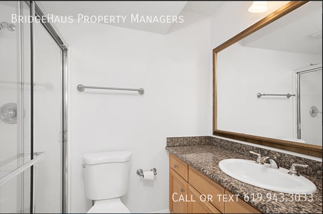 Building Photo - 4222 Menlo Ave