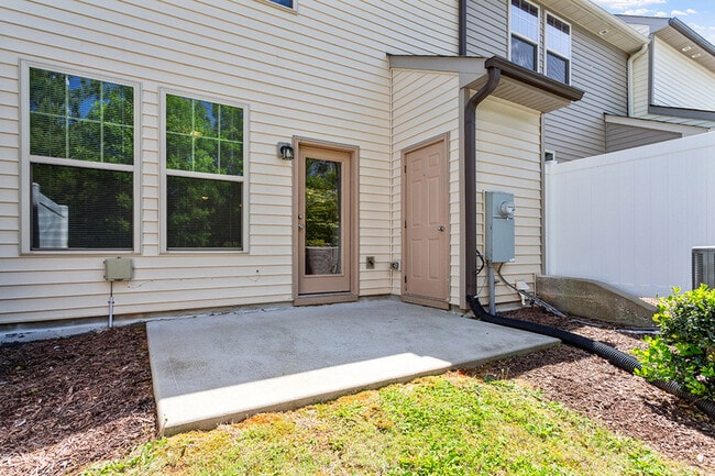 Building Photo - 731 Maypearl Ln