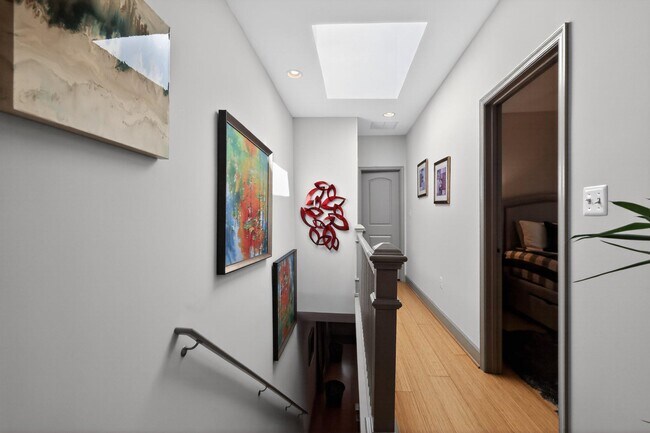 Building Photo - 928 Ingraham St NW