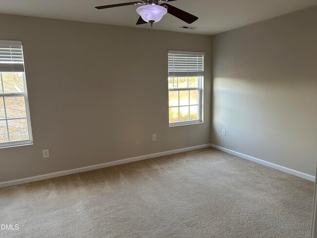 Building Photo - 553 Writers Way