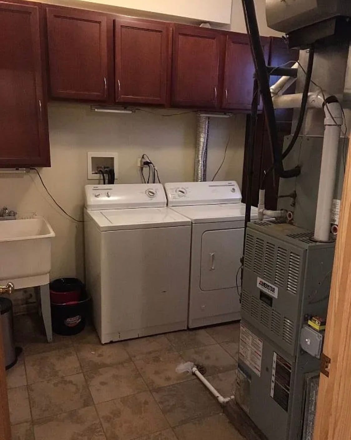 Laundry, Furnace and Water Heater - 419 W Root St