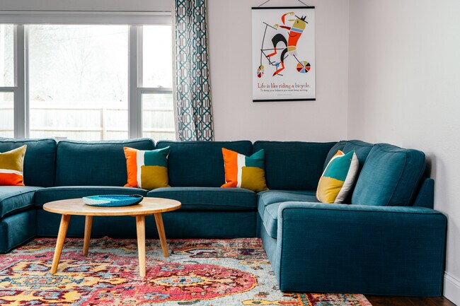 Building Photo - 1605 SE P St