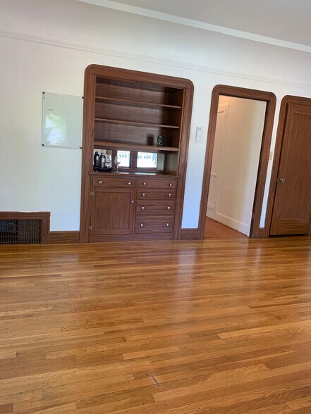 Building Photo - 1507 Estudillo St