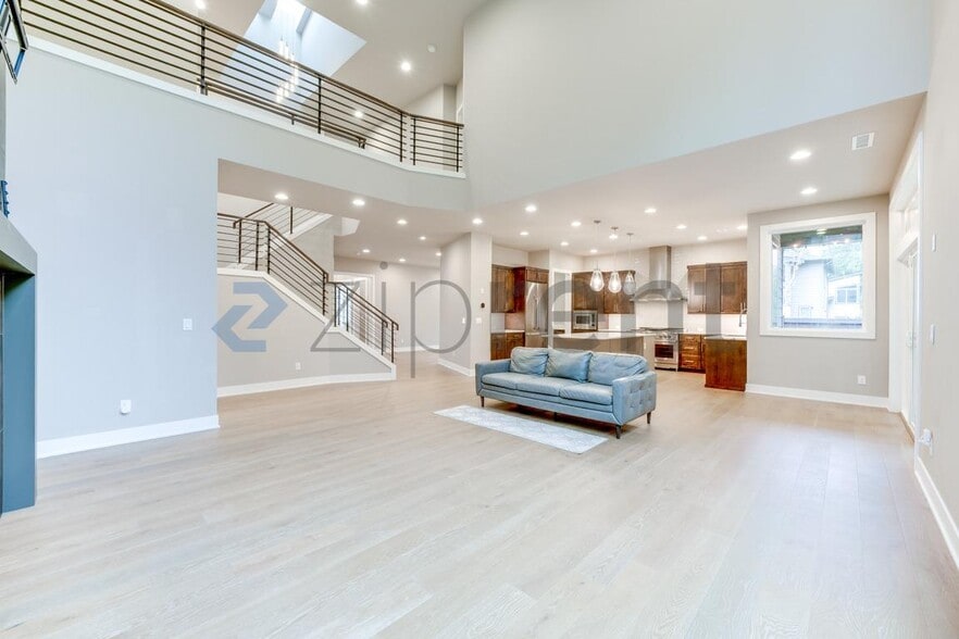 Building Photo - 24308 NE 24th St