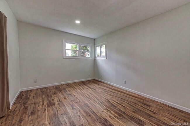 Building Photo - 2528 Marshall Ave