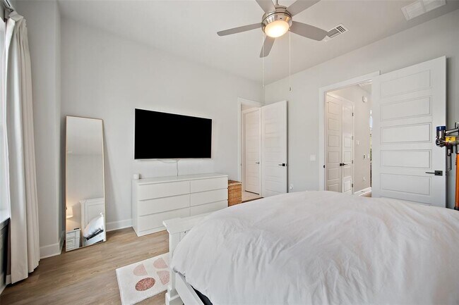 Building Photo - 13503 Ringold Cv