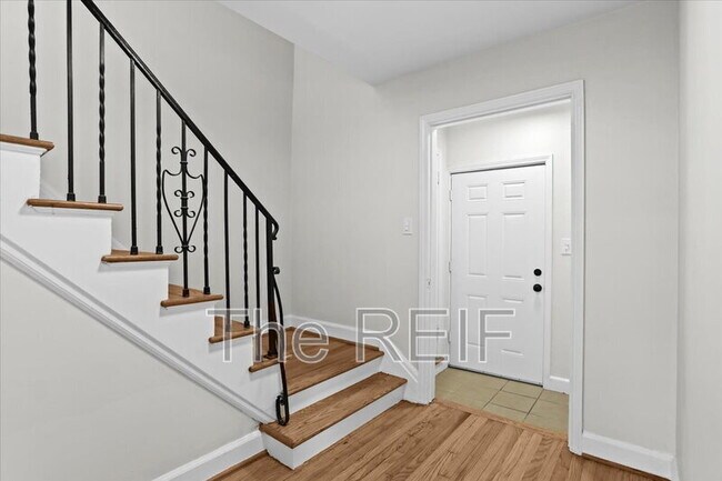 Building Photo - 17421 Quincy St