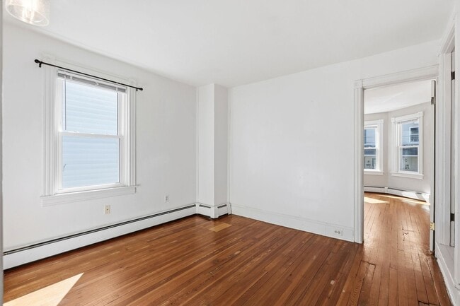 Building Photo - 35 E Ettwein St