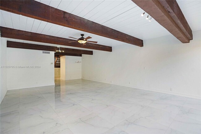 Building Photo - 701 E Coco Plum Cir
