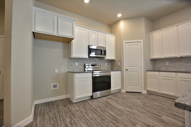 Building Photo - 1909 135th St