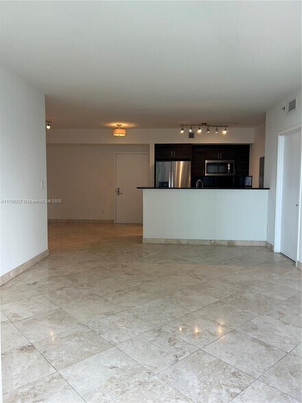 Building Photo - 335 S Biscayne Blvd