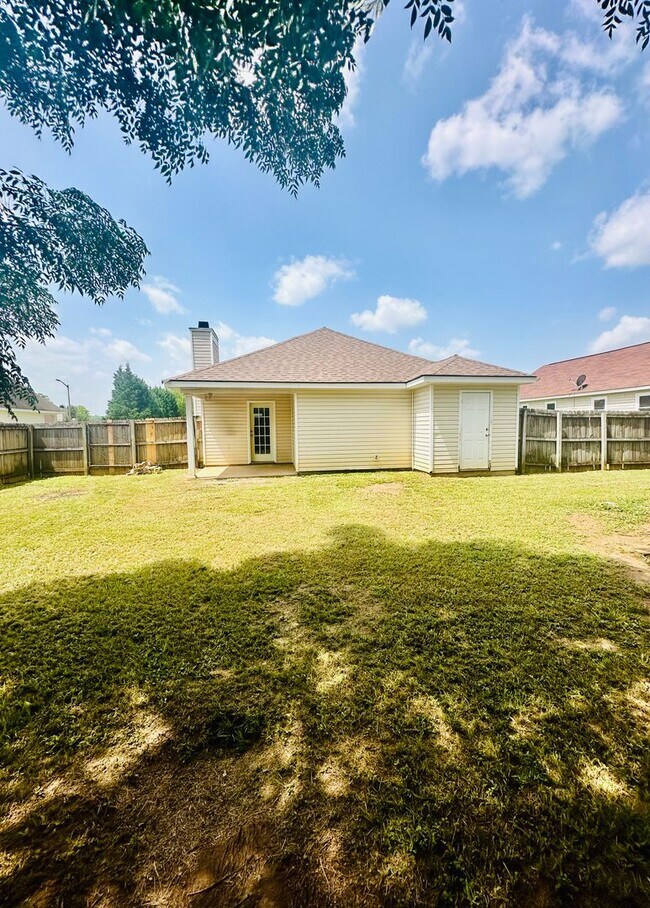 Building Photo - 318 Chadwyck Cir