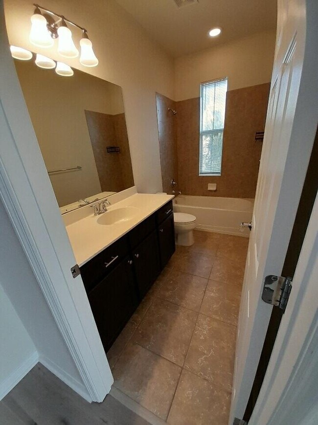 Building Photo - 2812 N Bismark Ln