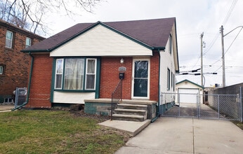 Building Photo - 28833 Groveland St