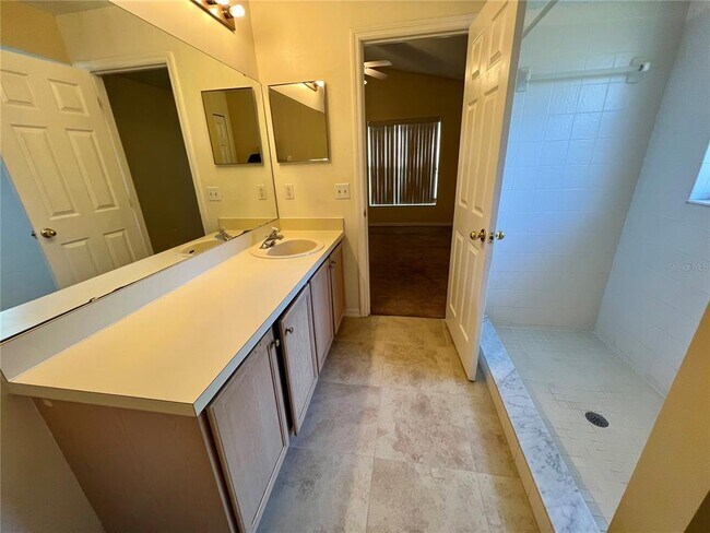 Building Photo - 10267 Vista Cove Ln