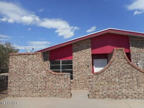 Building Photo - 3014 Barkarian Pl
