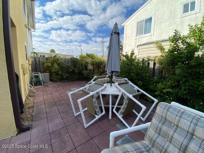 Building Photo - 404 Taylor Ave