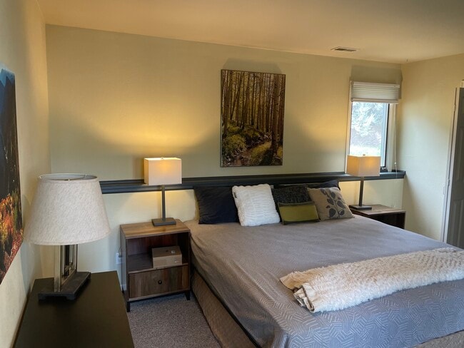 Building Photo - 230 Nottingham Rd