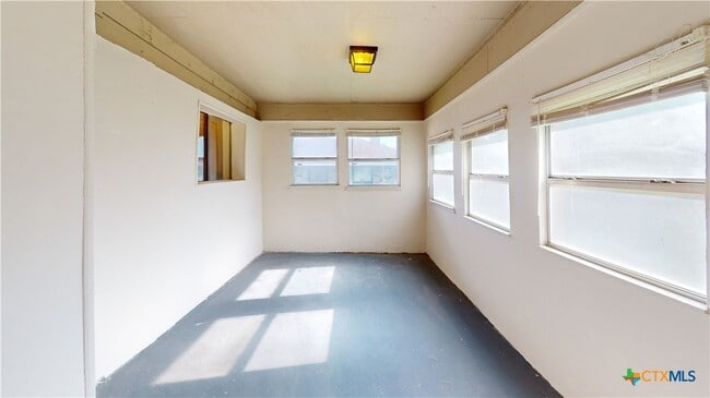 Building Photo - 1810 Gautier Ave