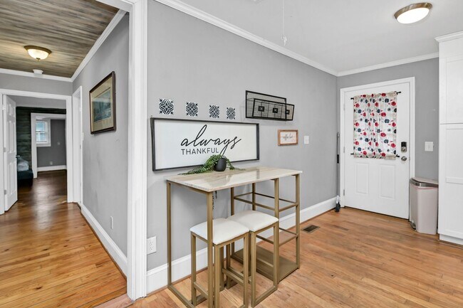 Building Photo - Walkable State Street Gem in the Heart of West Columbia