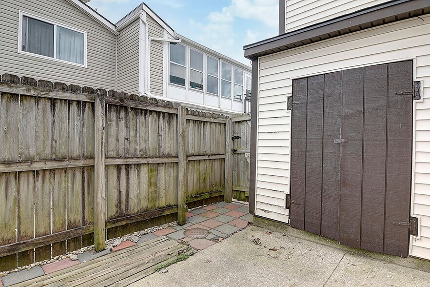 Building Photo - 403 Coventry Pl