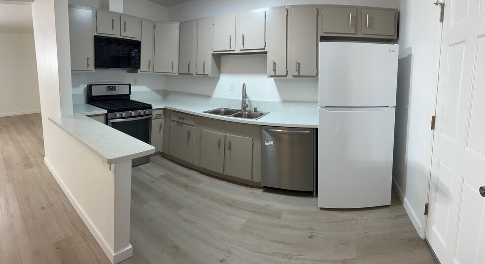 Building Photo - 341 Peters Dr