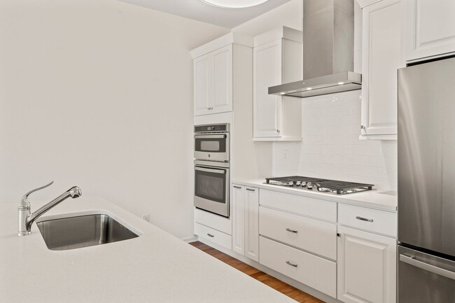 Building Photo - 2306 Palermo Dr