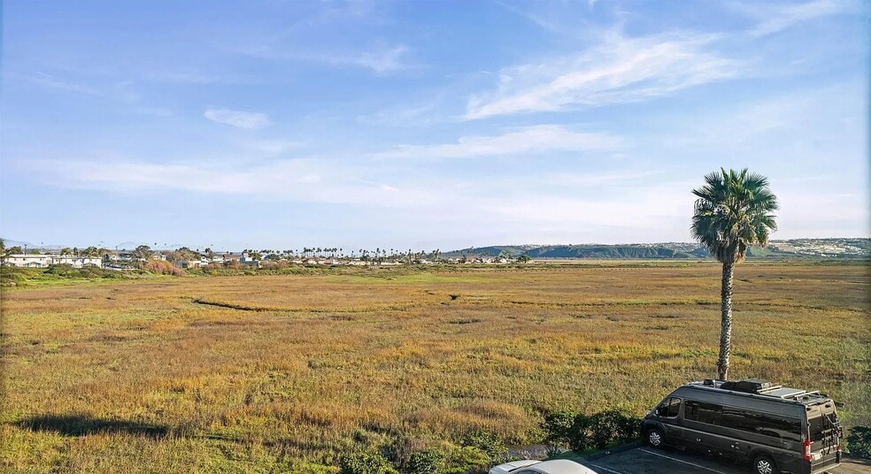 Building Photo - 1111 Seacoast Dr