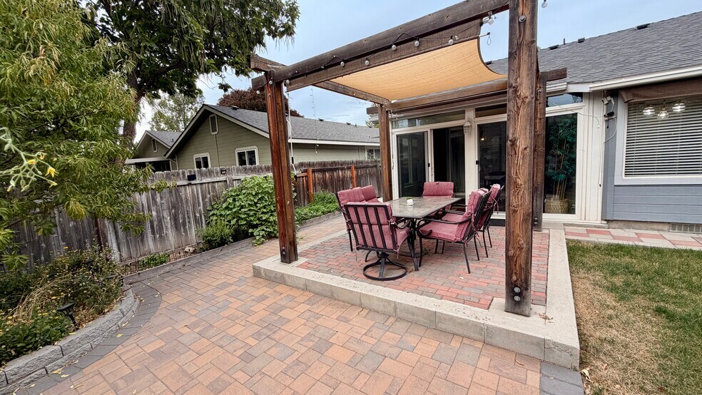 Building Photo - 4233 S Trailridge Ave