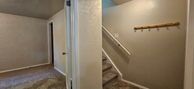 Building Photo - AVAILABLE NOW! Arvada 3 Bed 2 Bath Duplex New Paint New Flooring!