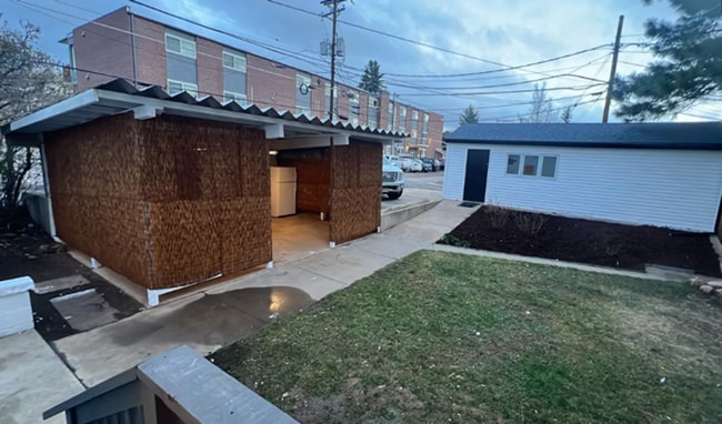 Building Photo - August 2026 Prelease! 5 Bedroom House 2 Blocks from CU