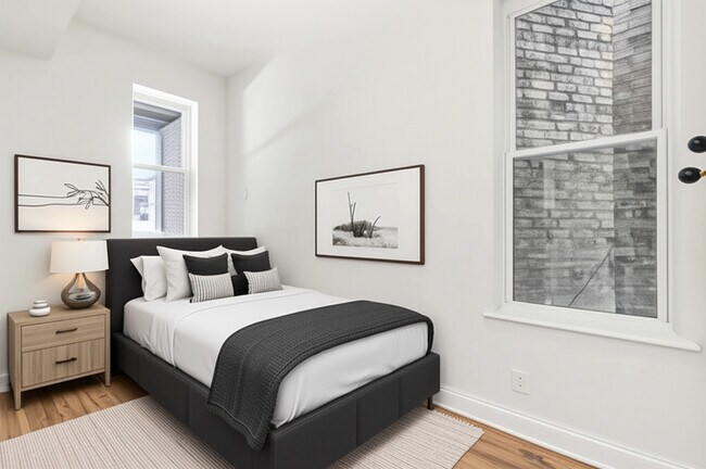 Building Photo - 909 W Addison St