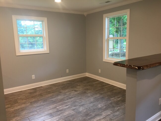Building Photo - 5018 Holly Dr