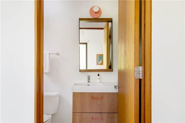 Building Photo - 515 Claire Dr NE