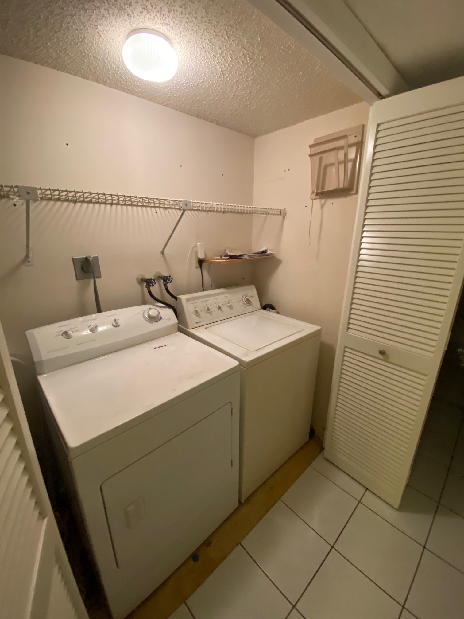 Laundry Closet - 3951 NE 18th Ave