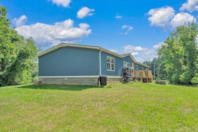 Building Photo - 3202 Mathews Ln